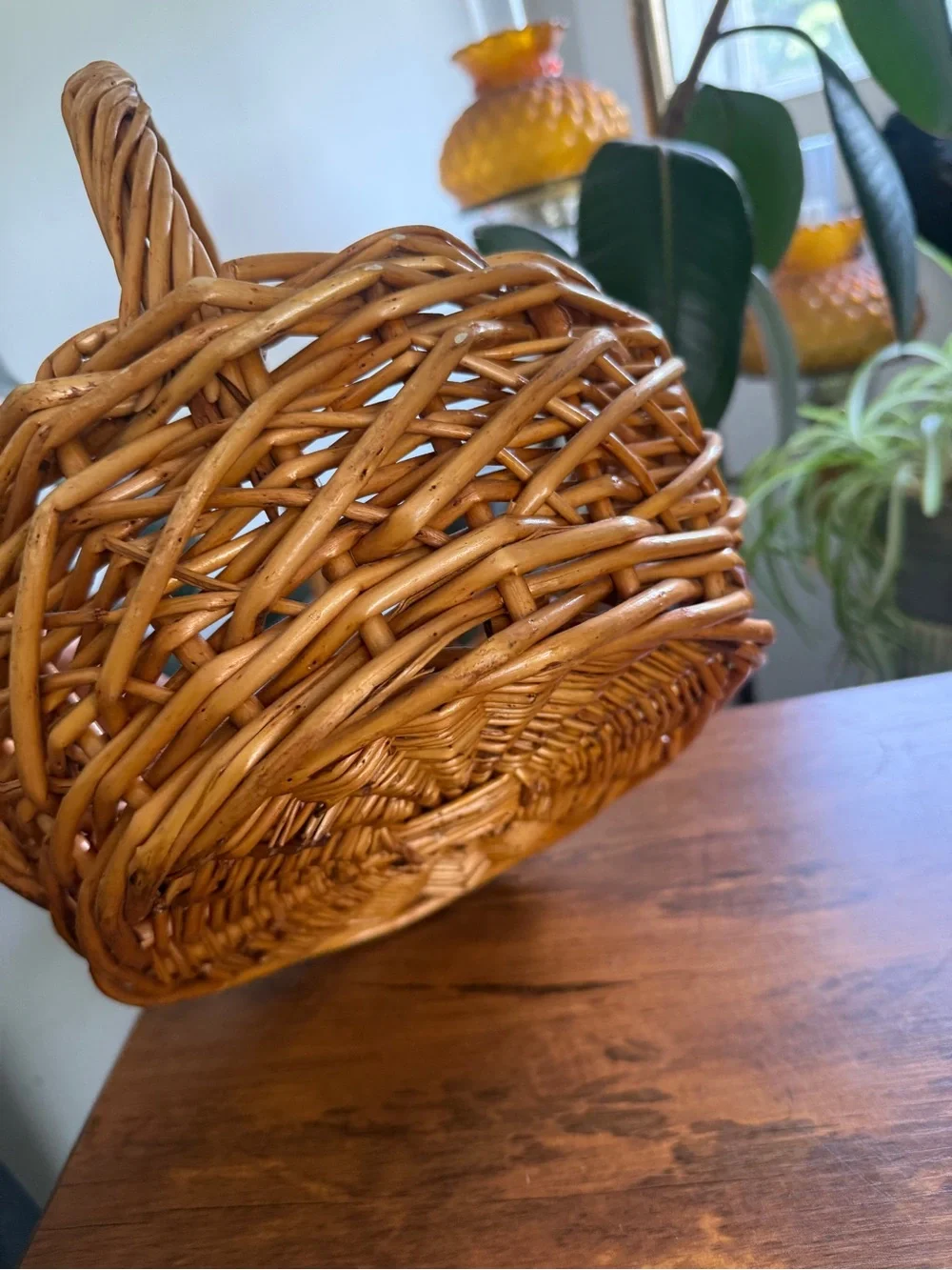 Woven Willow Basket with Handle - Natural Brown